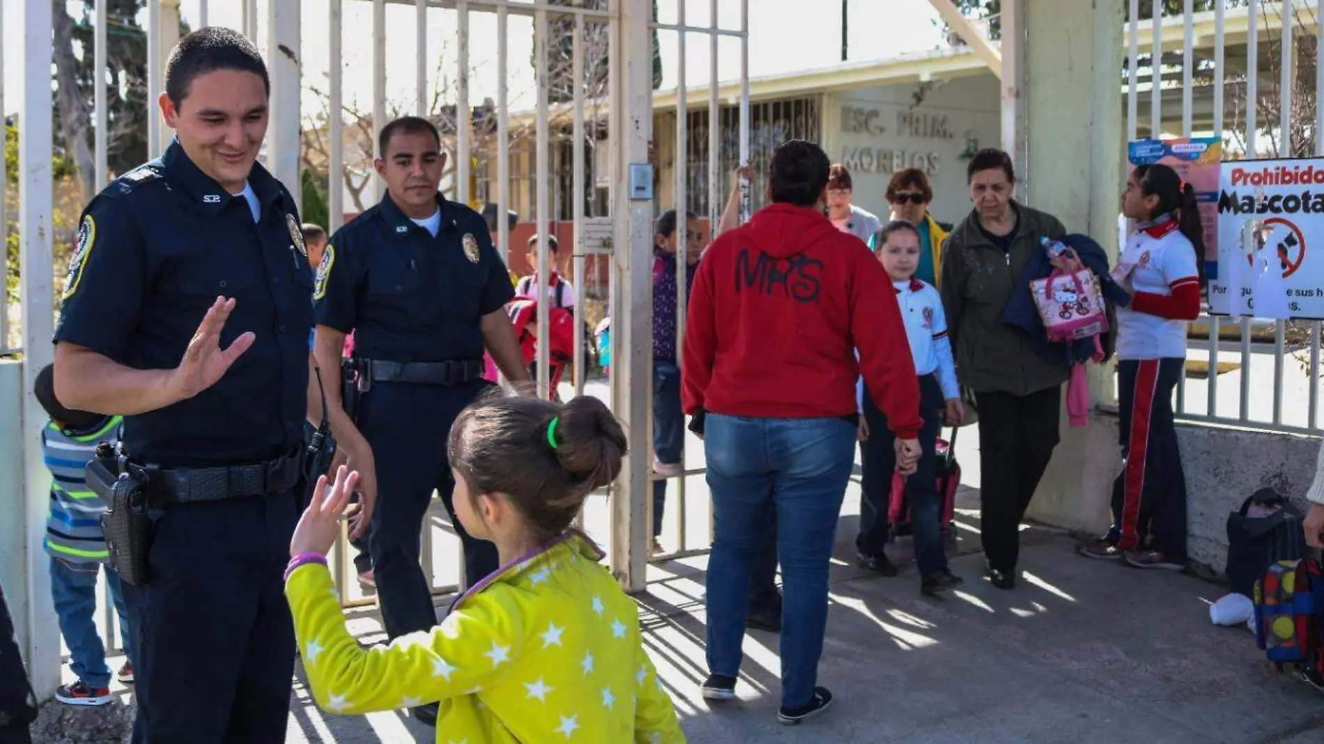 policias en primaria